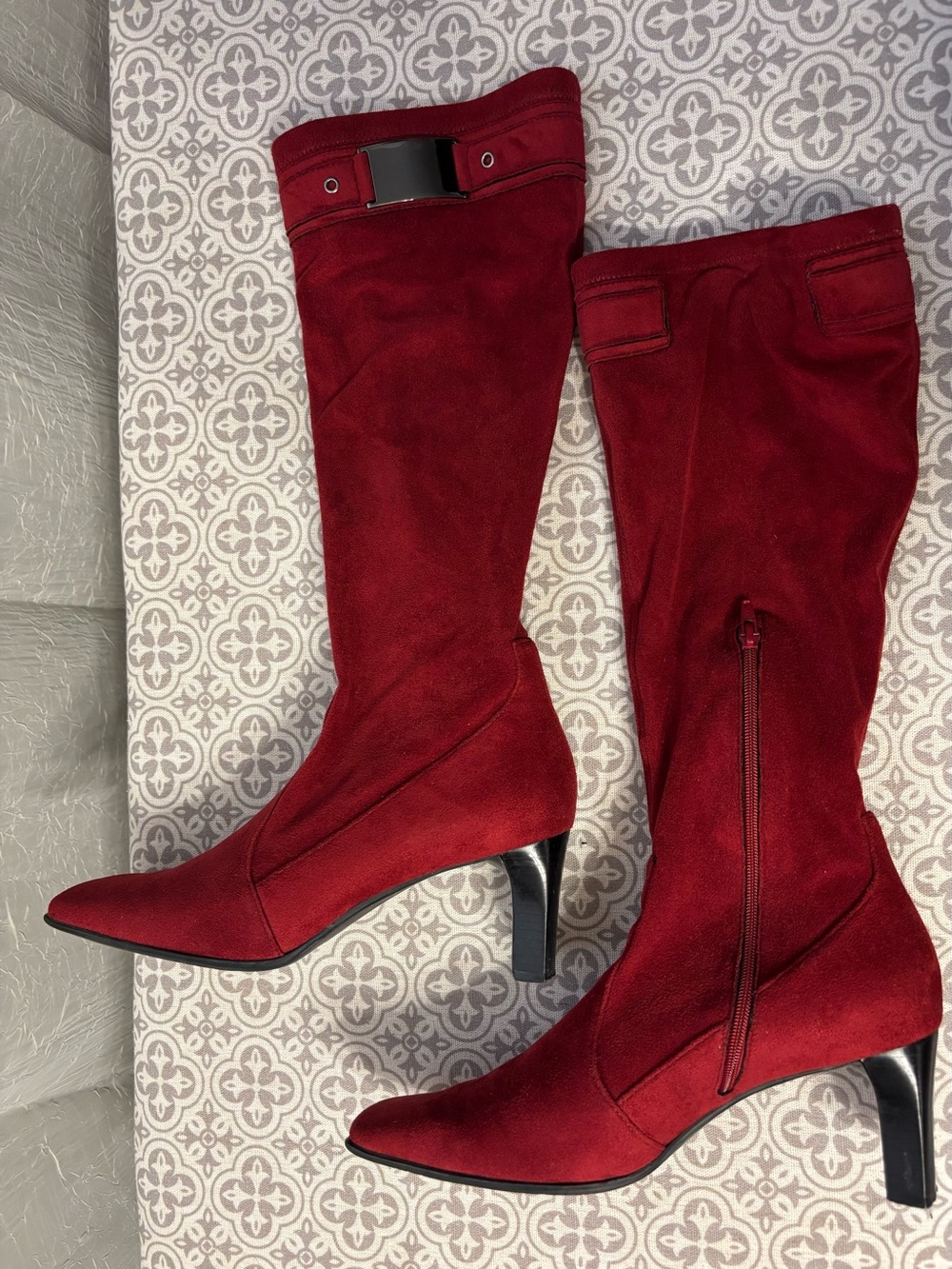 Franco Sarto Women's Knee-High Red Faux Suede Heeled Boots size 7,5M.